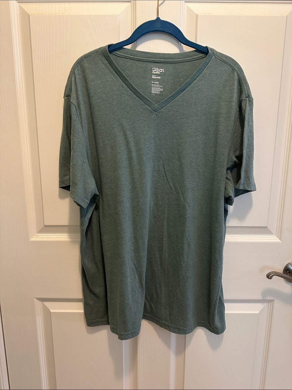 urban pipeline Men's V-Neck Tee in Moss Green